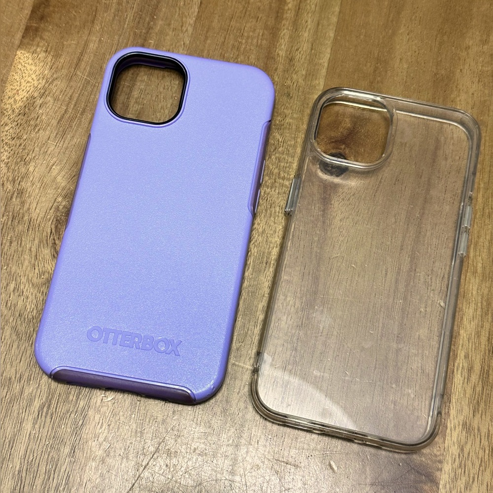 iPhone 13 cases - Otterbox + 1 clear case